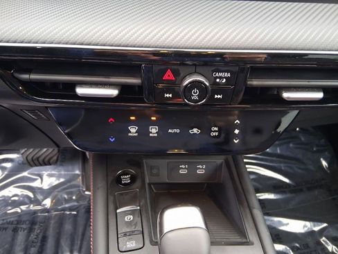 New 2026 Nissan Kicks SR image 13