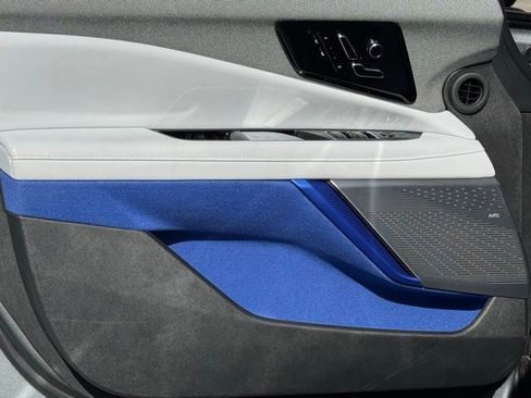 New 2025 Cadillac Optiq Sport 1 w/ LPO, ONYX Package image 15