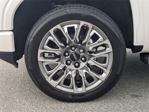 Used 2025 GMC Sierra 1500 Denali Ultimate image 12