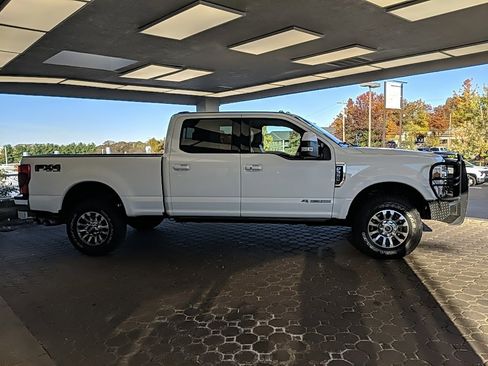 Certified 2022 Ford F350 Lariat w/ Lariat Ultimate Package image 4