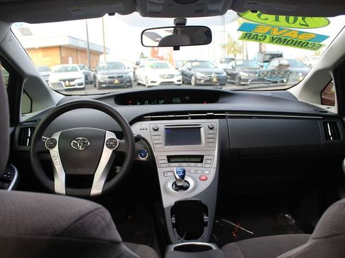 Used 2013 Toyota Prius Three image 27