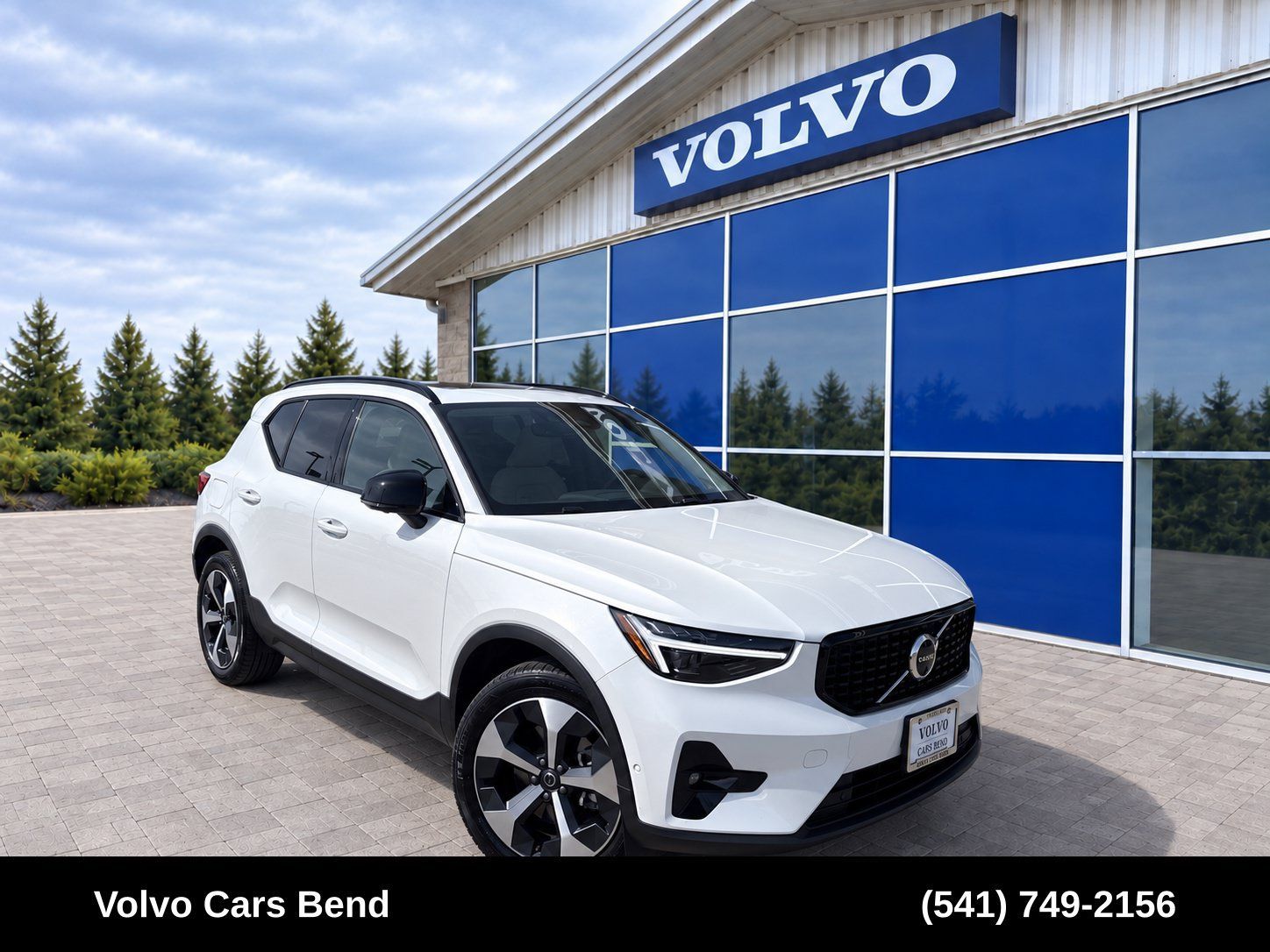 Used 2026 Volvo XC40 B5 Plus AWD/4WD image 1