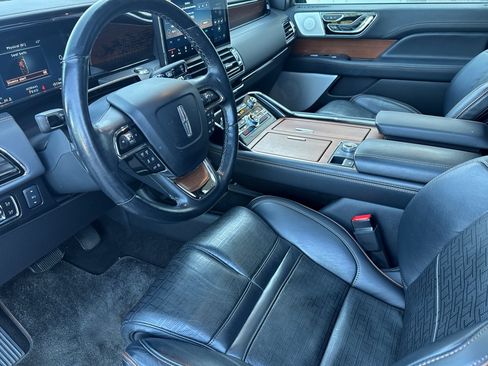 Used 2024 Lincoln Navigator L Black Label AWD/4WD image 10