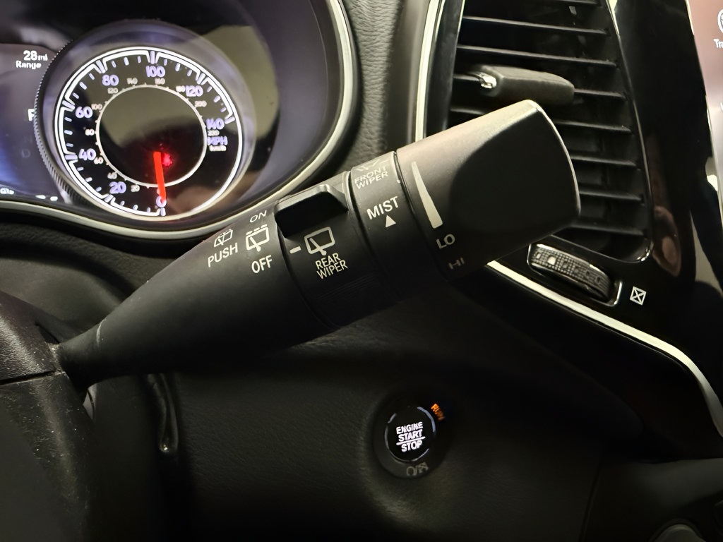 Used 2019 Jeep Cherokee Limited FWD image 21