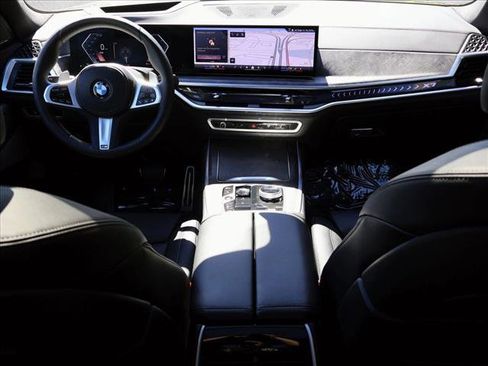 Certified 2026 BMW X7 xDrive40i w/ M Sport Package AWD/4WD image 26
