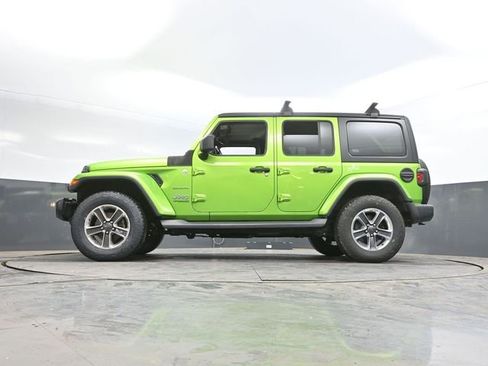 Used 2018 Jeep Wrangler Unlimited Sahara image 30