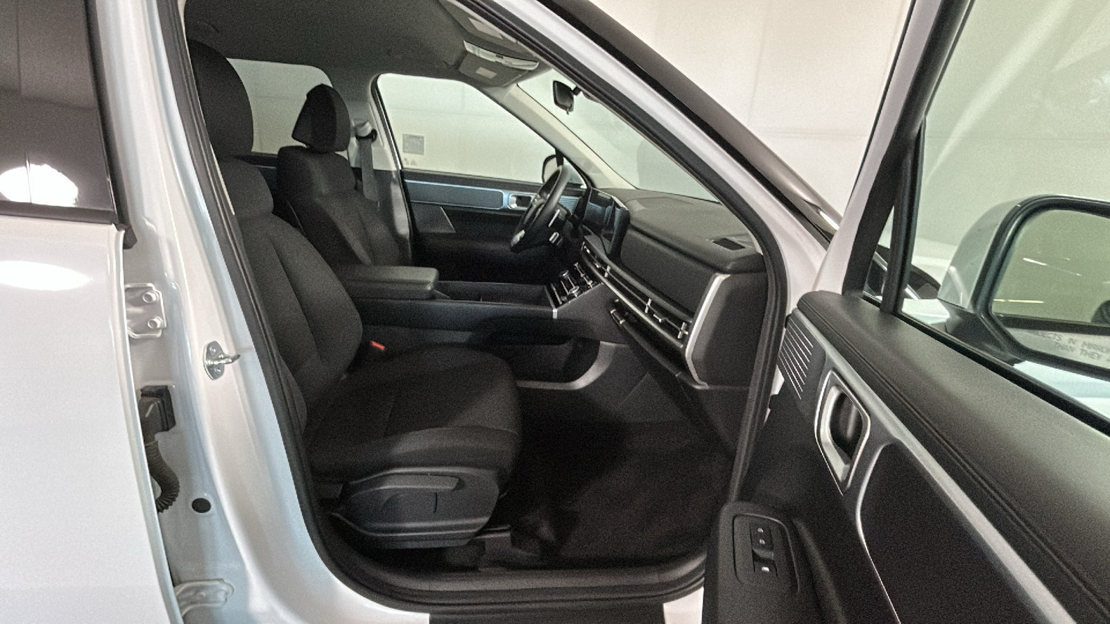 Used 2025 Hyundai Santa Fe SE FWD image 37