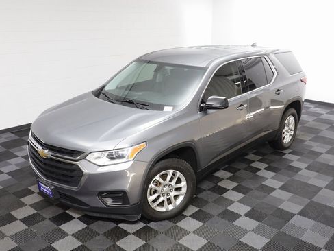 Used 2019 Chevrolet Traverse LS image 2