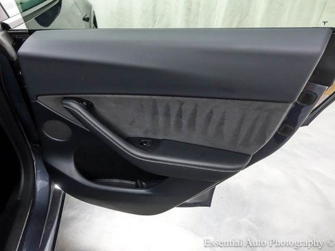 Used 2023 Tesla Model Y Performance AWD/4WD image 40