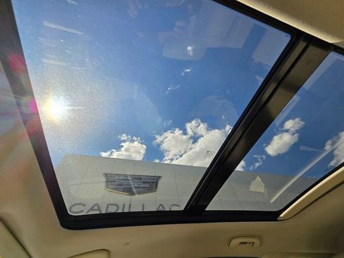 Used 2022 Cadillac XT5 Premium Luxury w/ Technology Package FWD image 31