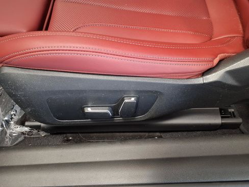 Used 2025 BMW 230i Coupe w/ Convenience Package RWD image 17