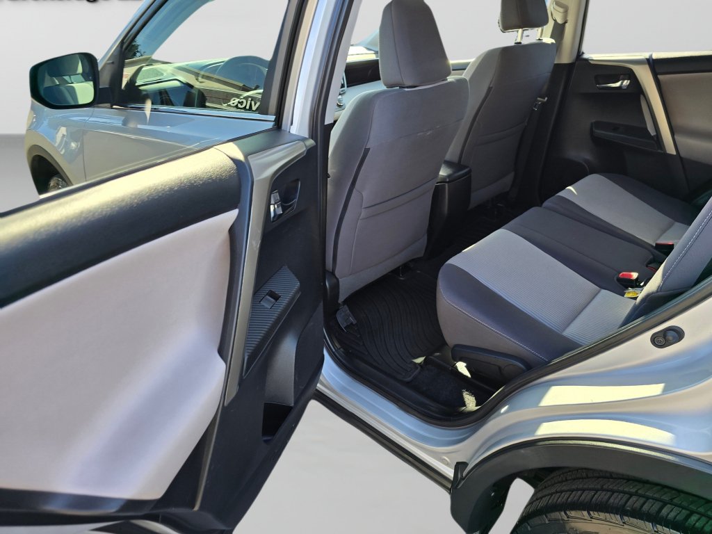 Used 2015 Toyota RAV4 XLE AWD/4WD image 23