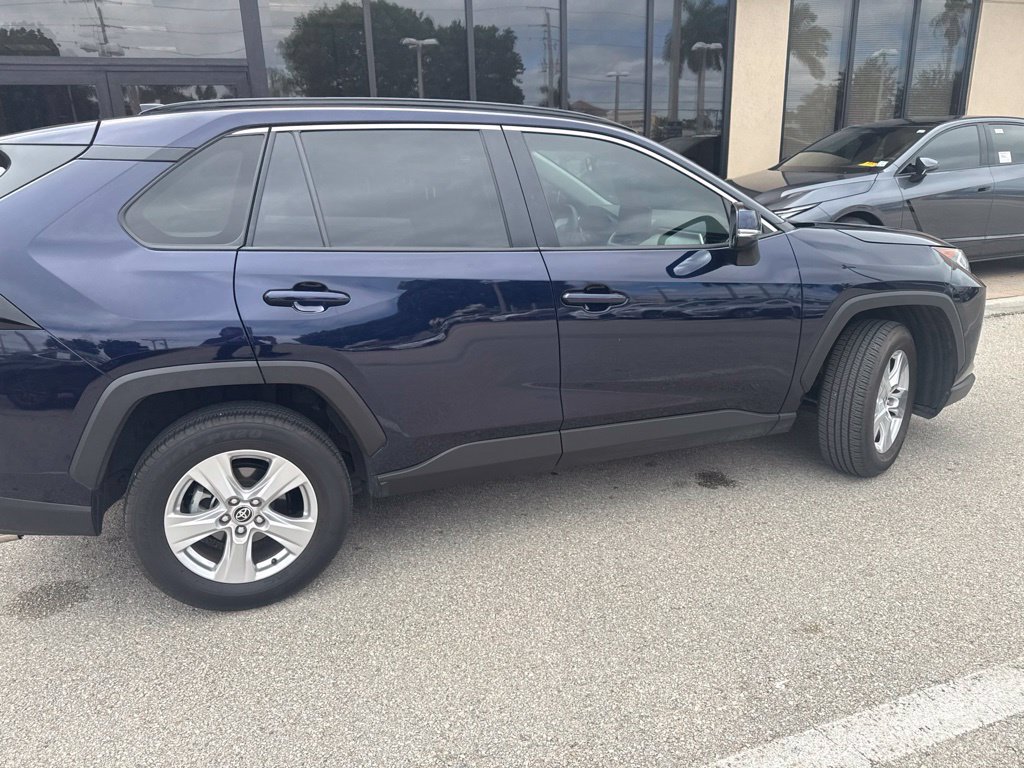 Used 2021 Toyota RAV4 XLE w/ Convenience Package FWD image 14