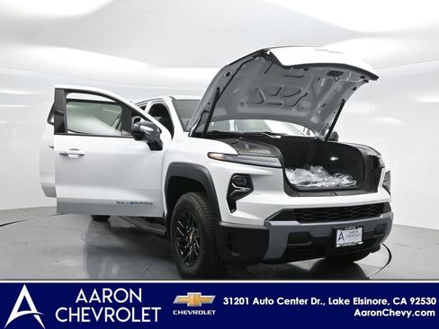 New 2026 Chevrolet Silverado EV LT image 39