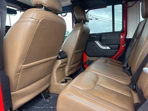 Used 2015 Jeep Wrangler Unlimited Sahara AWD/4WD image 18