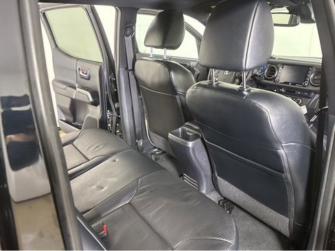 Used 2020 Toyota Tacoma TRD Off-Road image 35