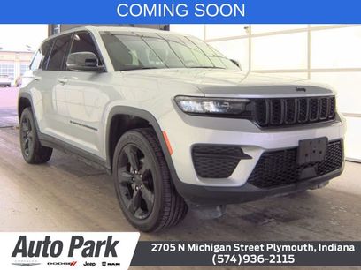 Used 2023 Jeep Grand Cherokee Altitude
