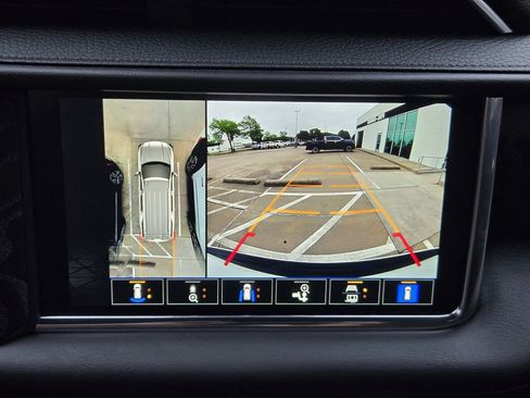 Used 2024 GMC Yukon Denali w/ LPO, Floor Liner Package image 15