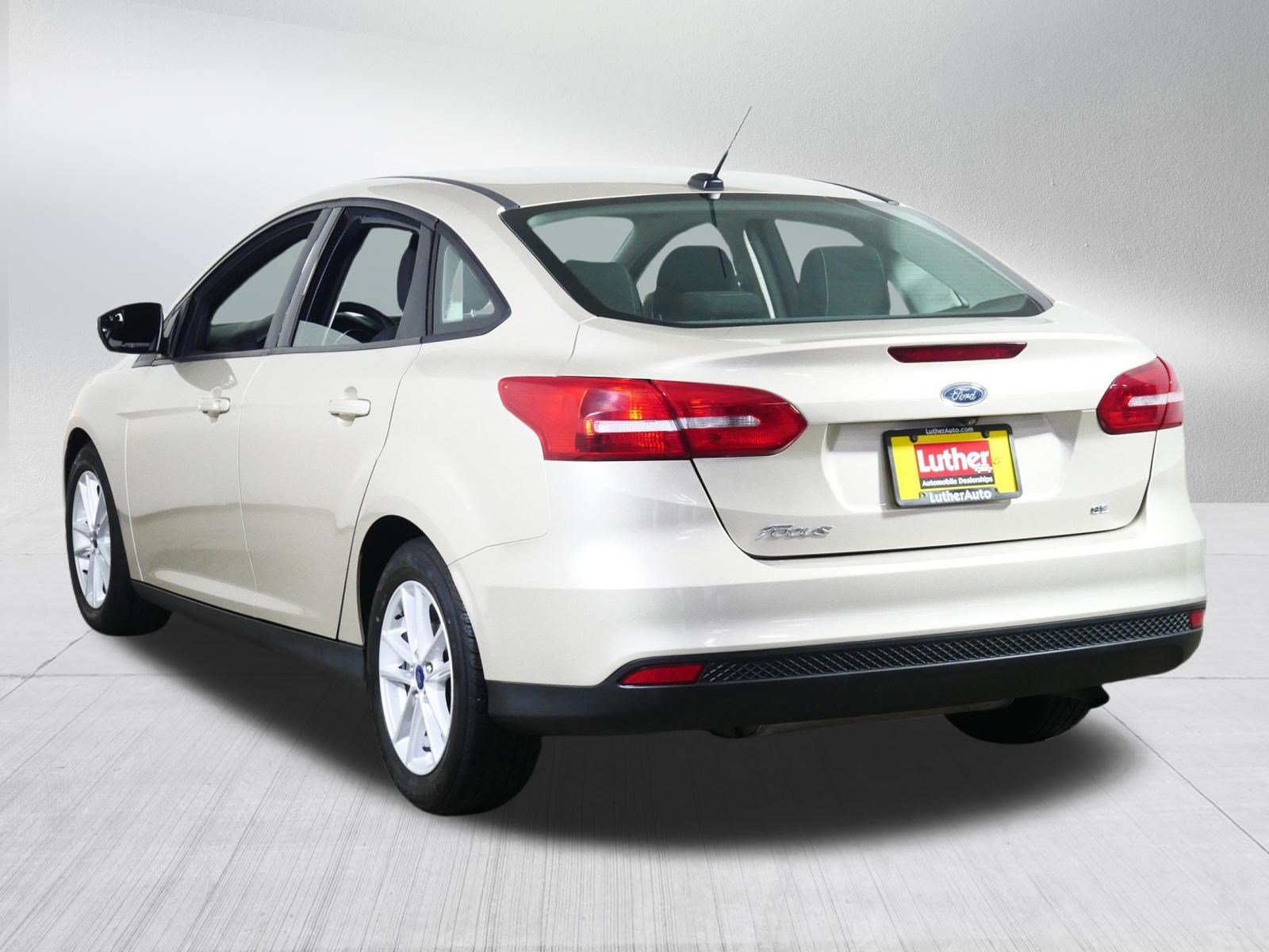 Used 2017 Ford Focus SE FWD image 5