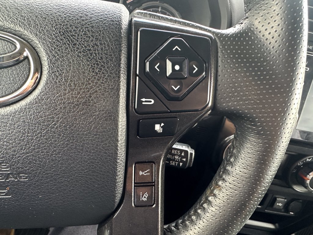 Used 2020 Toyota 4Runner Venture w/ Moonroof Package AWD/4WD image 21