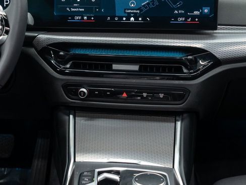 Used 2025 BMW 330i xDrive Sedan w/ Convenience Package image 25