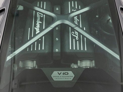 Used 2018 Lamborghini Huracan LP 580-2 image 18