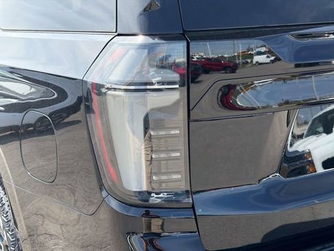 New 2026 Chevrolet Suburban Z71 w/ Z71 Off-Road Package AWD/4WD image 11