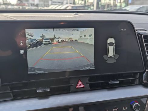 Used 2024 Kia Sportage EX FWD image 22