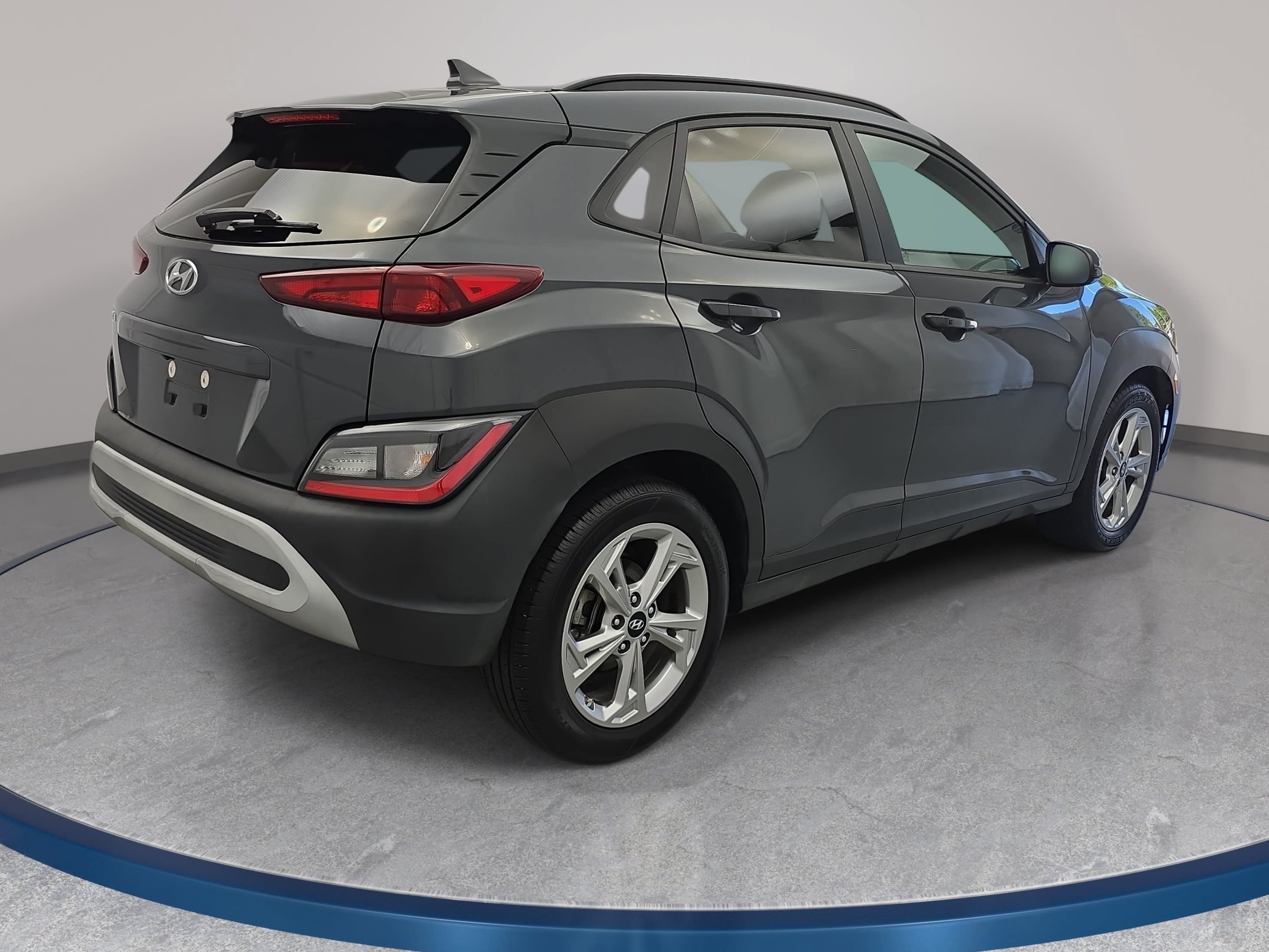 Used 2023 Hyundai Kona SEL FWD image 5