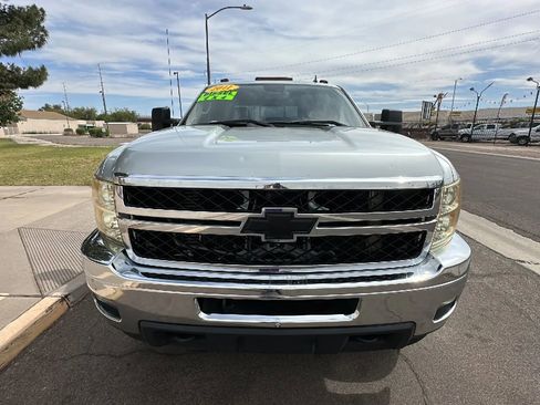 Used 2011 Chevrolet Silverado 2500 LT w/ Interior Plus Package AWD/4WD image 6
