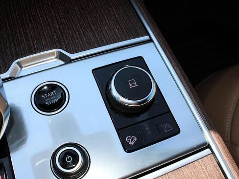 Used 2023 Land Rover Range Rover Long Wheelbase Autobiography image 23