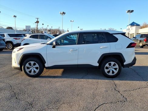 Used 2024 Toyota RAV4 LE image 7