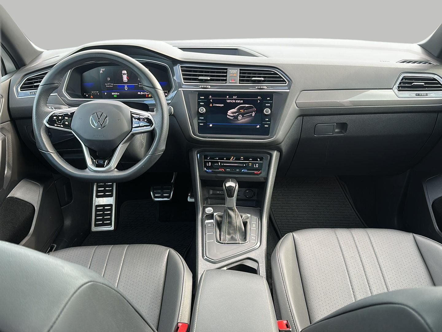 Used 2023 Volkswagen Tiguan SE R-Line FWD image 9