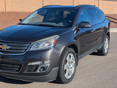 Used 2017 Chevrolet Traverse LT w/ Style and Technology Package image 14