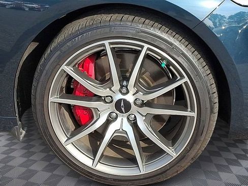 Used 2025 Genesis G70 2.5T image 8