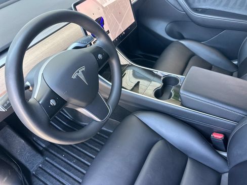 Used 2021 Tesla Model Y Long Range AWD/4WD image 10