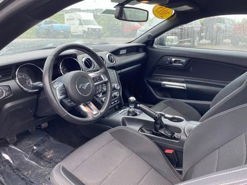 Used 2015 Ford Mustang Coupe RWD image 29