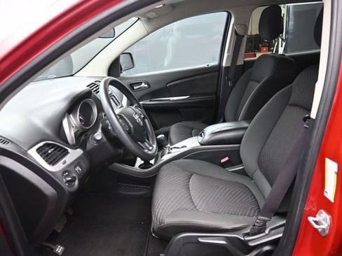 Used 2017 Dodge Journey SE w/ Flexible Seating Group FWD image 14