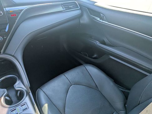 Used 2024 Toyota Camry FWD image 15