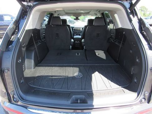 Used 2019 Buick Enclave Avenir w/ Avenir Technology Package AWD/4WD image 37