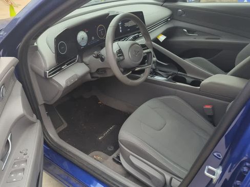 Certified 2023 Hyundai Elantra SEL w/ Convenience Package FWD image 5