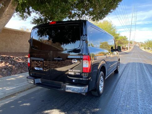 Used 2017 Nissan NV 3500 SV w/ SV Technology Package image 2