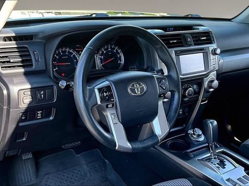 Used 2018 Toyota 4Runner SR5 AWD/4WD image 16