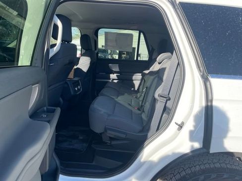 New 2026 Ford Expedition Active image 24