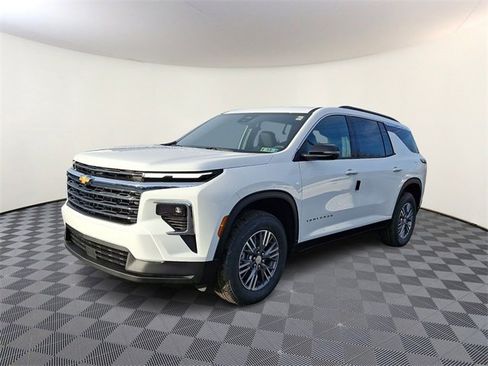 New 2026 Chevrolet Traverse LT w/ LPO, Floor Liner Package image 2