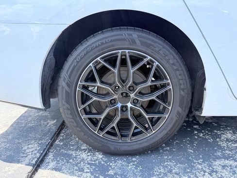 Used 2019 Nissan Sentra SV FWD image 30