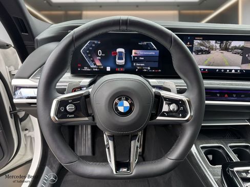 Used 2025 BMW 740i xDrive AWD/4WD image 11