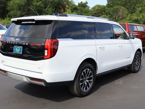 Used 2025 Ford Expedition Max Platinum AWD/4WD image 9