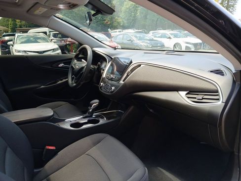 Used 2022 Chevrolet Malibu LT FWD image 15