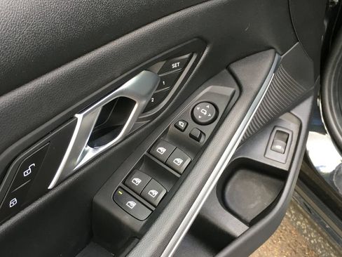 Used 2025 BMW 330i xDrive Sedan AWD/4WD image 19